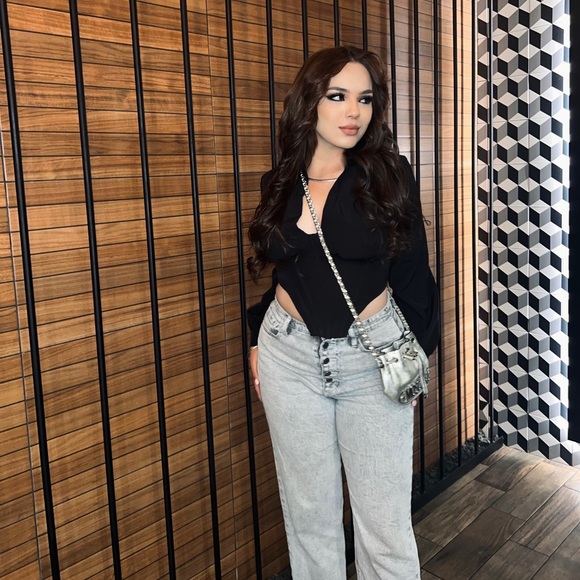 Meet your Posher, Lilia - Picture 1 of 1